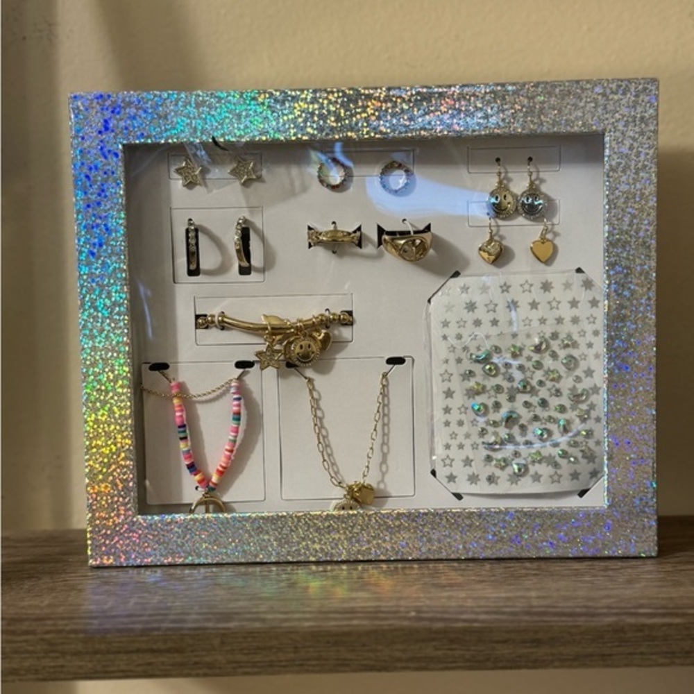 JEWELRY BOX